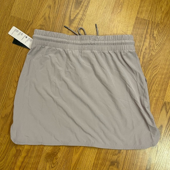 Ideology drawstring skirt size medium - Picture 2 of 3